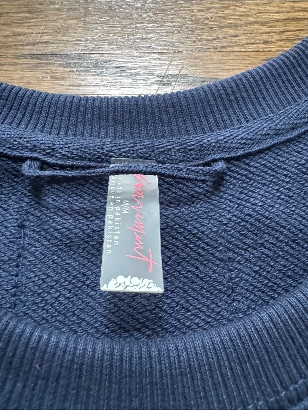 Free People Movement Navy Ruffle Sleeve Sweatshirt Top Size M - Picture 5 of 6